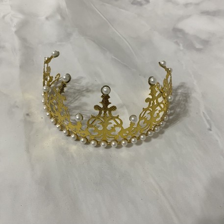 CORONA CON PERLAS DORADA 18 Cms.